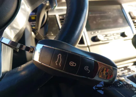 2017 Porsche Macan из США, поврежденный, VIN WP1AA2A58HLB04204